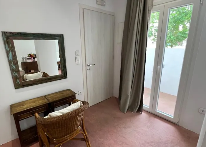 Naxos Art 1 شقة *